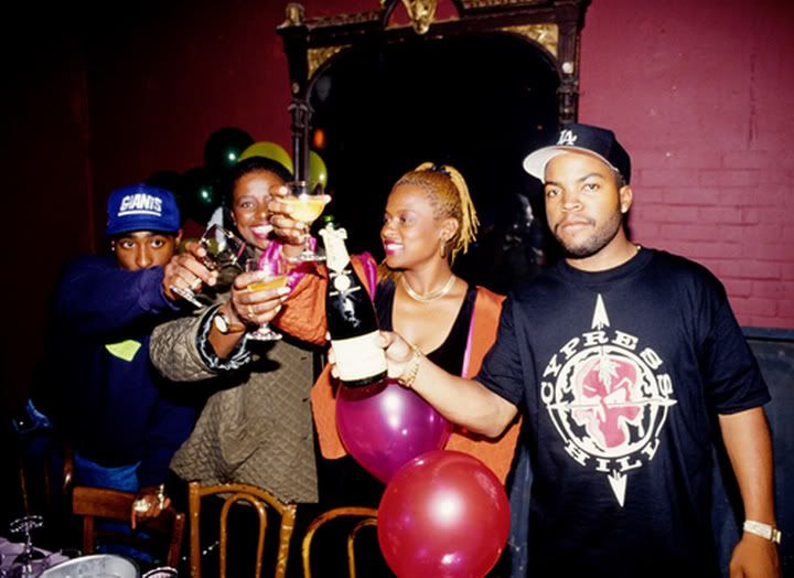 2pacyoyoicecube.jpg