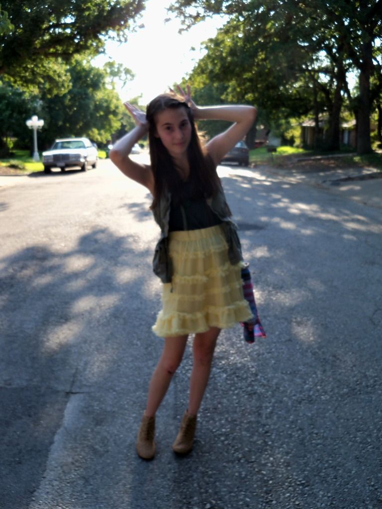 In Motion: summer outfit inspired by Fall Out Boy's 'Sugar, We're Going Down' music video