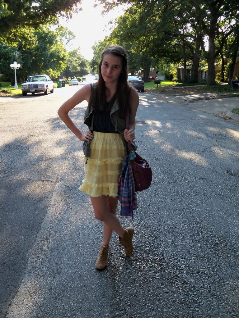 In Motion: summer outfit inspired by Fall Out Boy's 'Sugar, We're Going Down' music video