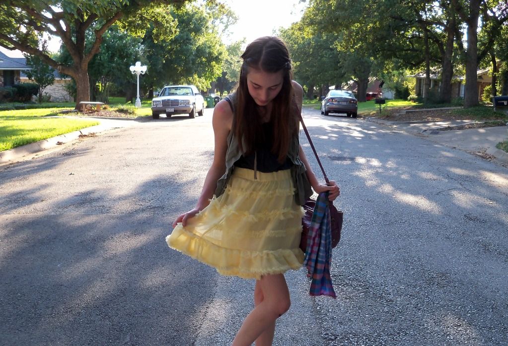 In Motion: summer outfit inspired by Fall Out Boy's 'Sugar, We're Going Down' music video