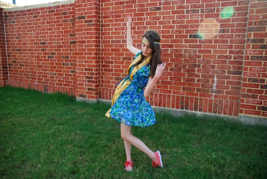 In Motion: summer outfit--fancy dress with sneakers