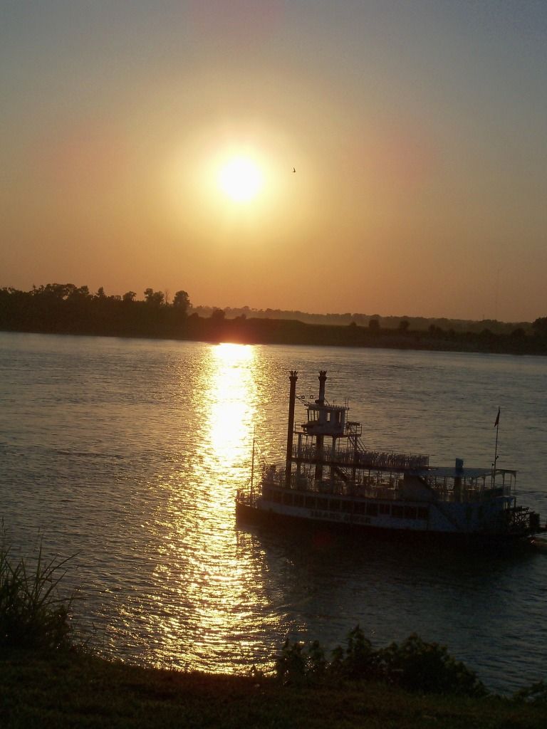 In Motion: Mississippi River, Steamboat on the Mississippi