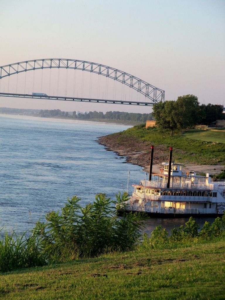 In Motion: Mississippi River, Steamboat on the Mississippi