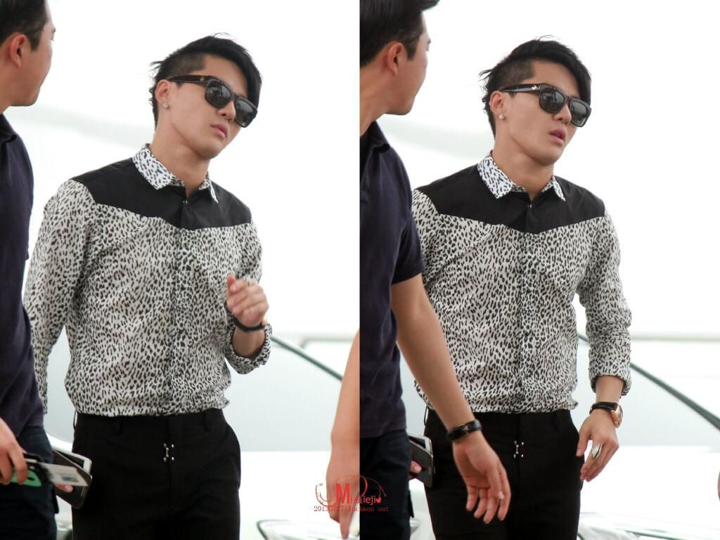  photo BQJeu5UCMAIggAx.jpg