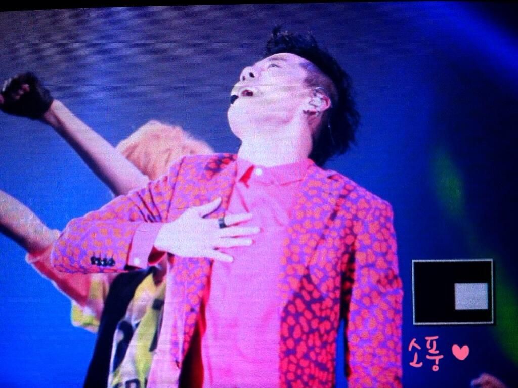  photo BPn3um4CQAIvHyc.jpg