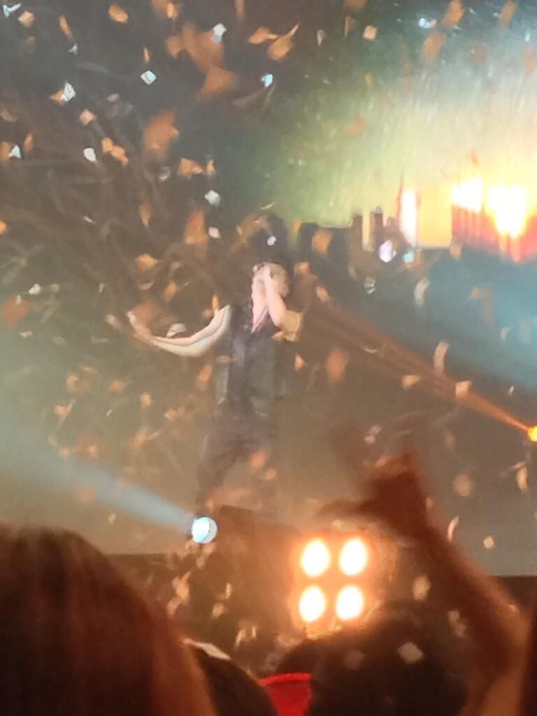  photo BPnn56hCYAAPQLsjpg_large.jpg