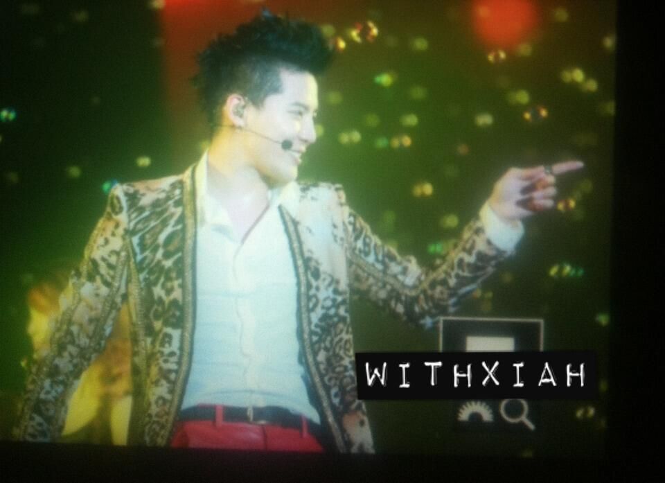  photo BPns20hCIAI5h3Njpg_large.jpg