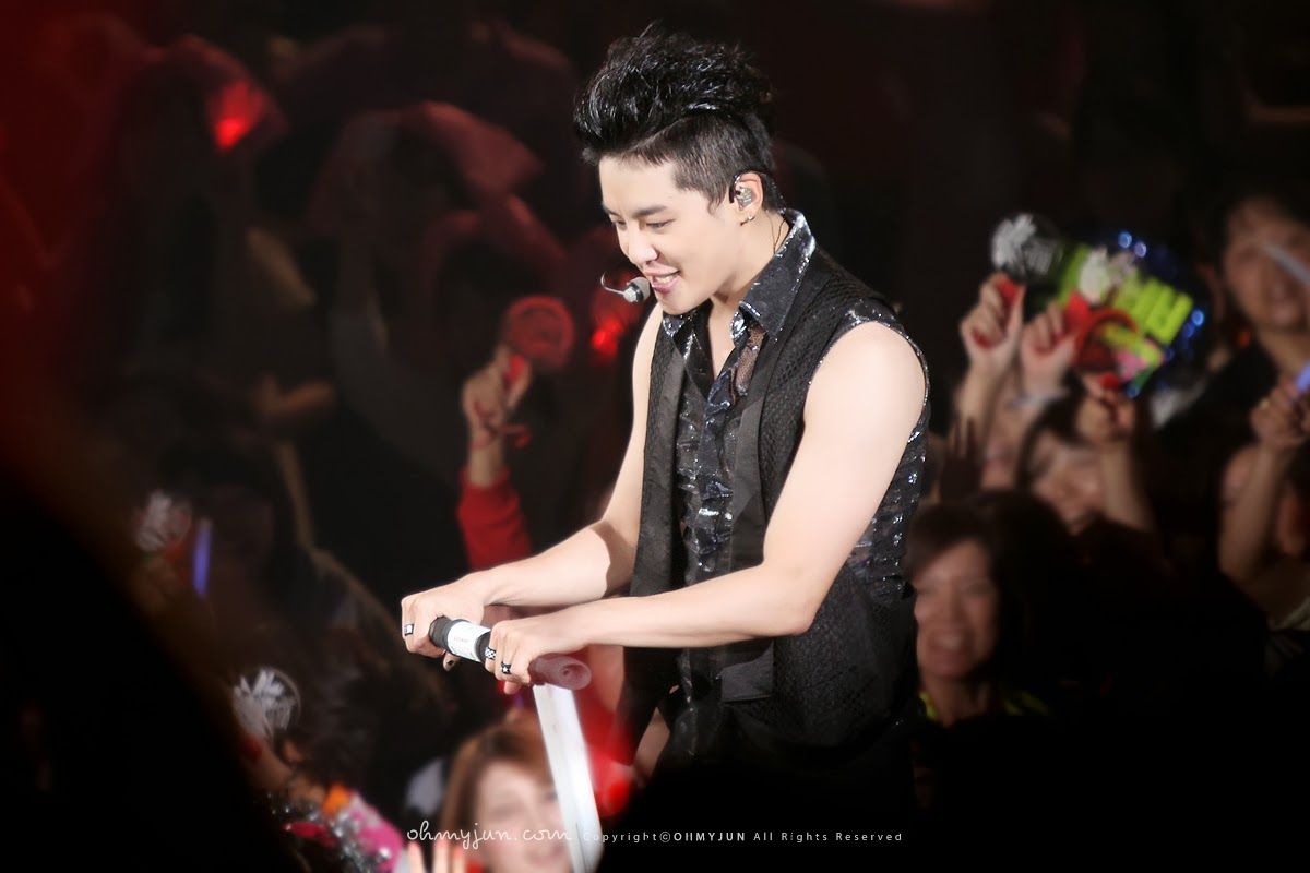  photo iYK8tUrx1xdaL.jpg