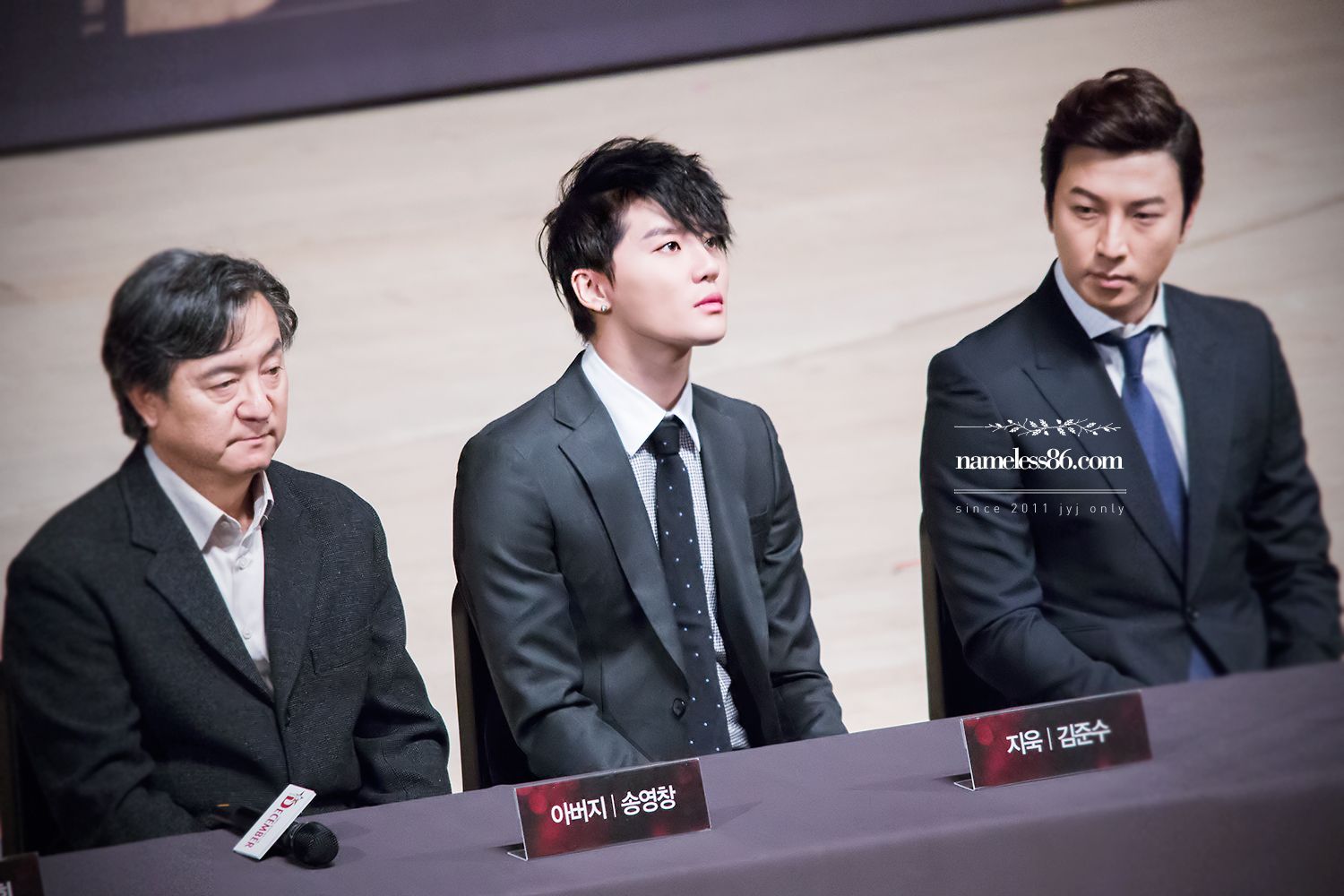  photo iqy5H2tj6VsHB.jpg