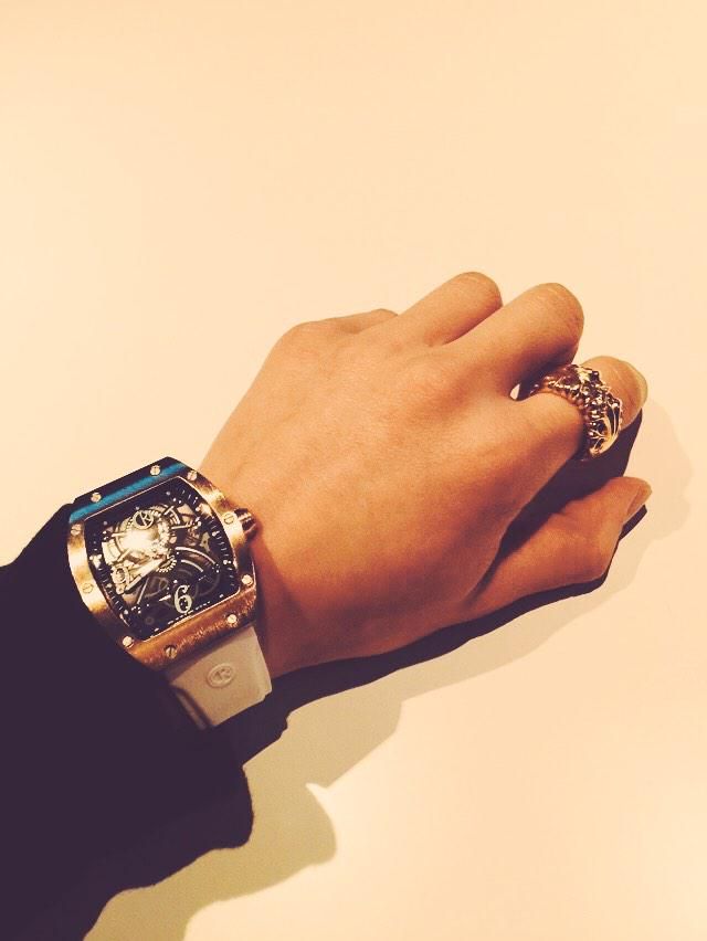 photo B5m07IeCAAAiORT.jpg