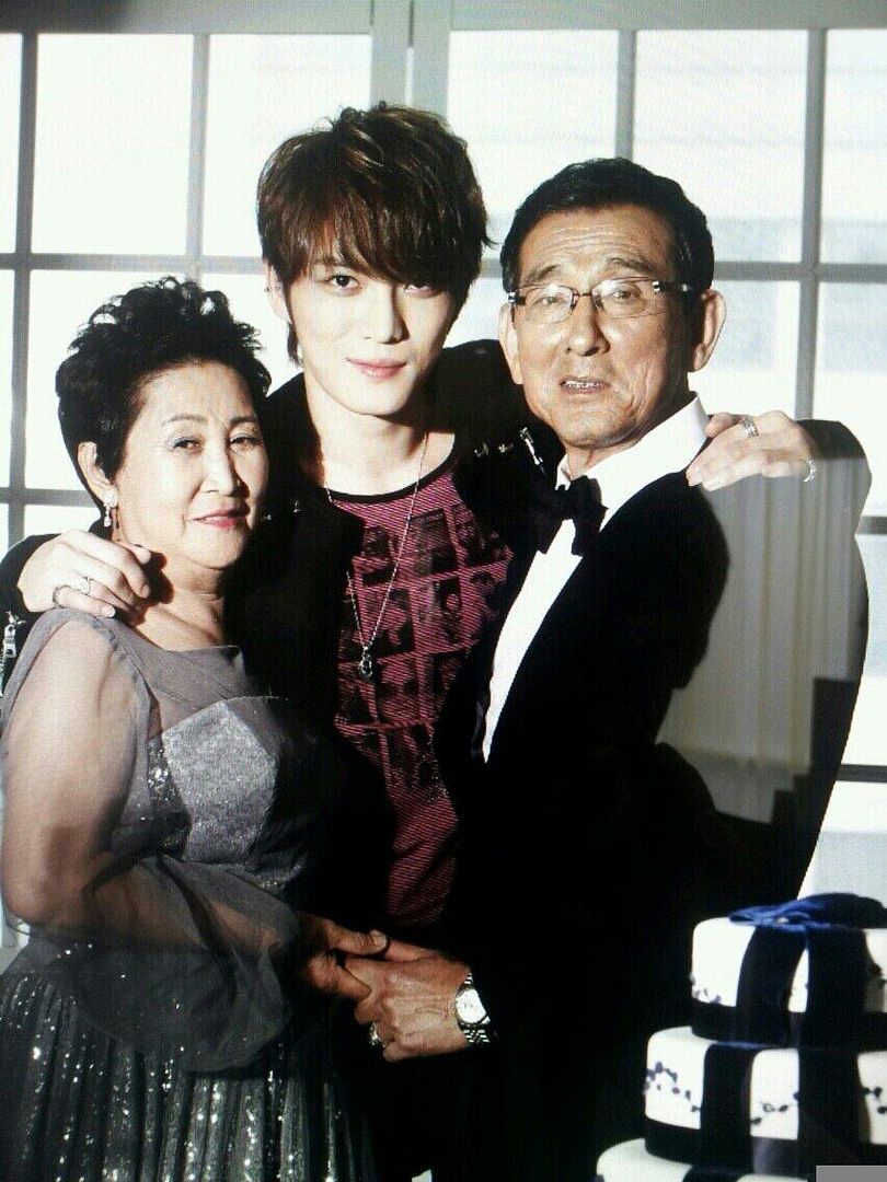  photo BoTpst8IAAAQfbt.jpg