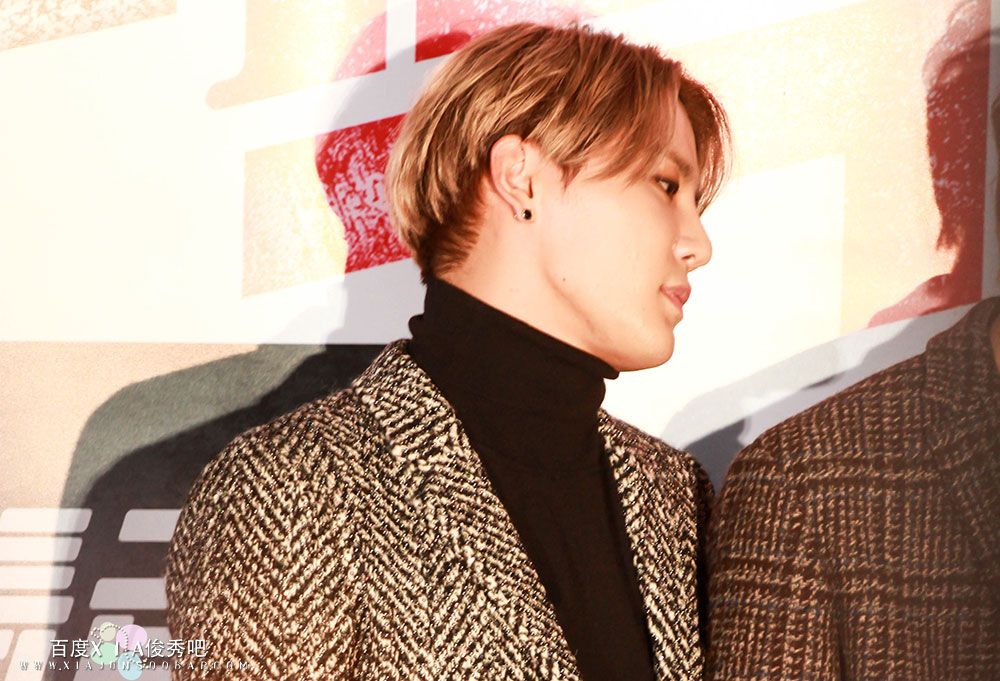  photo XiaJunsooBar_11.jpg