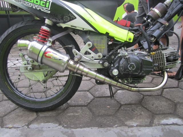 f1zr buat racing harga knalpot Ninja Knalpot MX Yogyakarta CREAM FU rxking supra125 PIE shogun