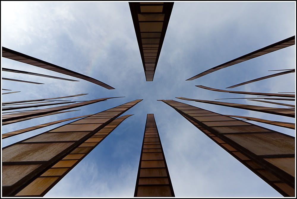 IMAGE: http://i1147.photobucket.com/albums/o556/peterB1123/1203_pacificsciencecenter_075-Edit.jpg